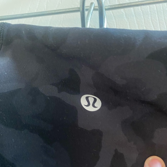 Camo print lulu lemon leggings with pockets - Picture 8 of 8